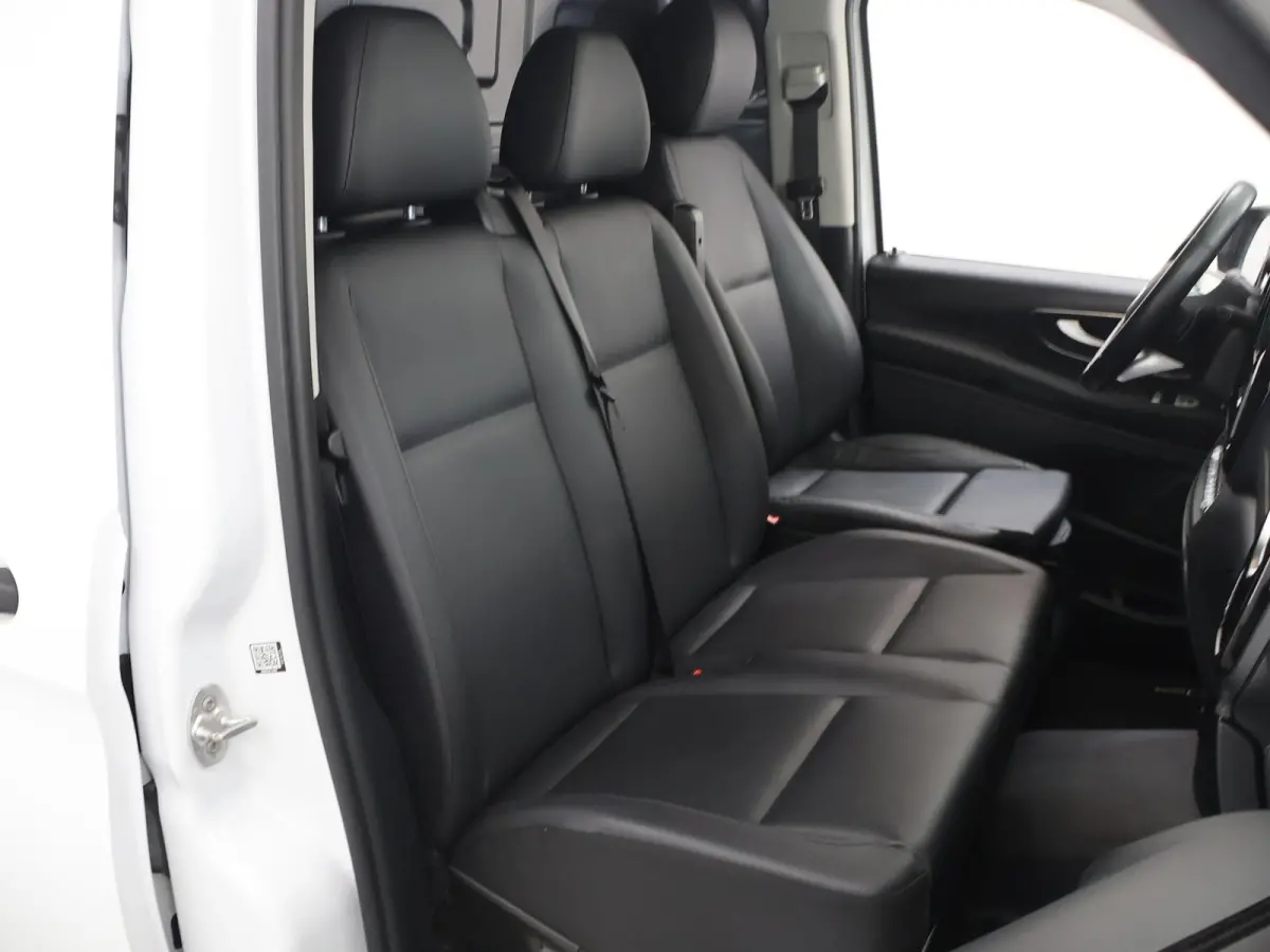 116 CDI L2 Pro | Bumpers in Kleur | Digitale Radio | Spiegelpakket | Klasse 3 Alarmsysteem | Stoelverwarming | Parkeerpakket met Camera | Dodehoekassistent | Comfortstoel Bestuurder | Bijrij