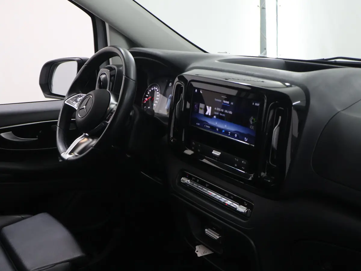 116 CDI L2 Pro | Bumpers in Kleur | Digitale Radio | Spiegelpakket | Klasse 3 Alarmsysteem | Stoelverwarming | Parkeerpakket met Camera | Dodehoekassistent | Comfortstoel Bestuurder | Bijrij