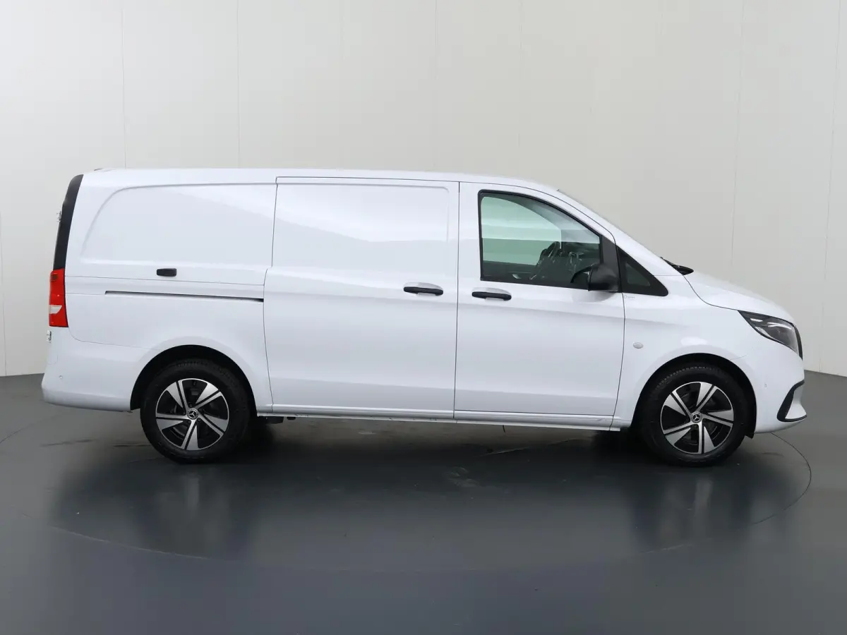 116 CDI L2 Pro | Bumpers in Kleur | Digitale Radio | Spiegelpakket | Klasse 3 Alarmsysteem | Stoelverwarming | Parkeerpakket met Camera | Dodehoekassistent | Comfortstoel Bestuurder | Bijrij