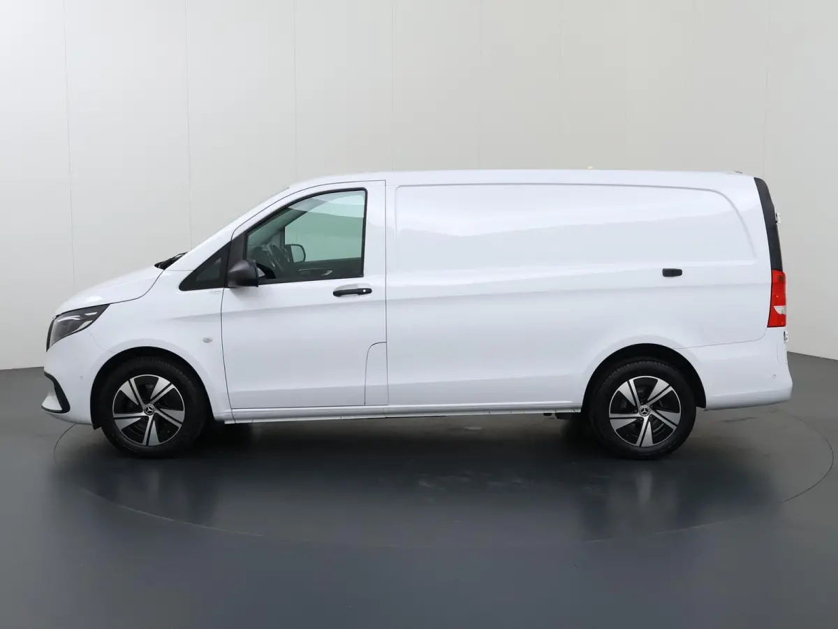 116 CDI L2 Pro | Bumpers in Kleur | Digitale Radio | Spiegelpakket | Klasse 3 Alarmsysteem | Stoelverwarming | Parkeerpakket met Camera | Dodehoekassistent | Comfortstoel Bestuurder | Bijrij