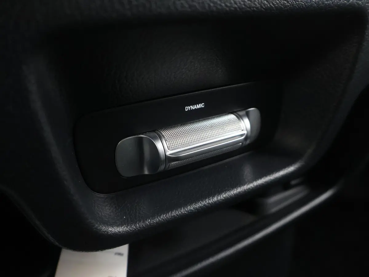 116 CDI L2 Pro | Bumpers in Kleur | Digitale Radio | Spiegelpakket | Klasse 3 Alarmsysteem | Stoelverwarming | Parkeerpakket met Camera | Dodehoekassistent | Comfortstoel Bestuurder | Bijrij