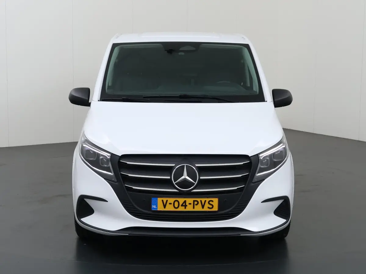 116 CDI L2 Pro | Bumpers in Kleur | Digitale Radio | Spiegelpakket | Klasse 3 Alarmsysteem | Stoelverwarming | Parkeerpakket met Camera | Dodehoekassistent | Comfortstoel Bestuurder | Bijrij