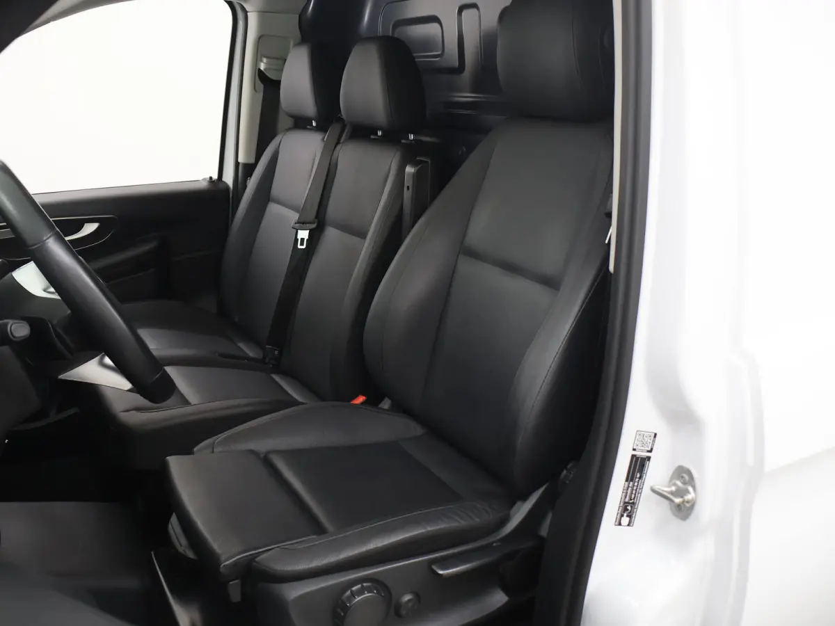116 CDI L2 Pro | Bumpers in Kleur | Digitale Radio | Spiegelpakket | Klasse 3 Alarmsysteem | Stoelverwarming | Parkeerpakket met Camera | Dodehoekassistent | Comfortstoel Bestuurder | Bijrij