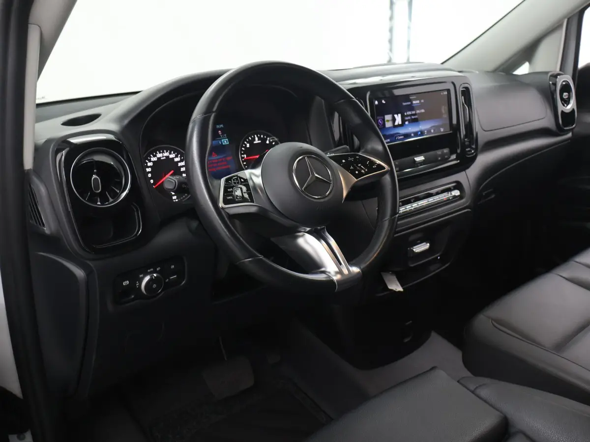 116 CDI L2 Pro | Bumpers in Kleur | Digitale Radio | Spiegelpakket | Klasse 3 Alarmsysteem | Stoelverwarming | Parkeerpakket met Camera | Dodehoekassistent | Comfortstoel Bestuurder | Bijrij
