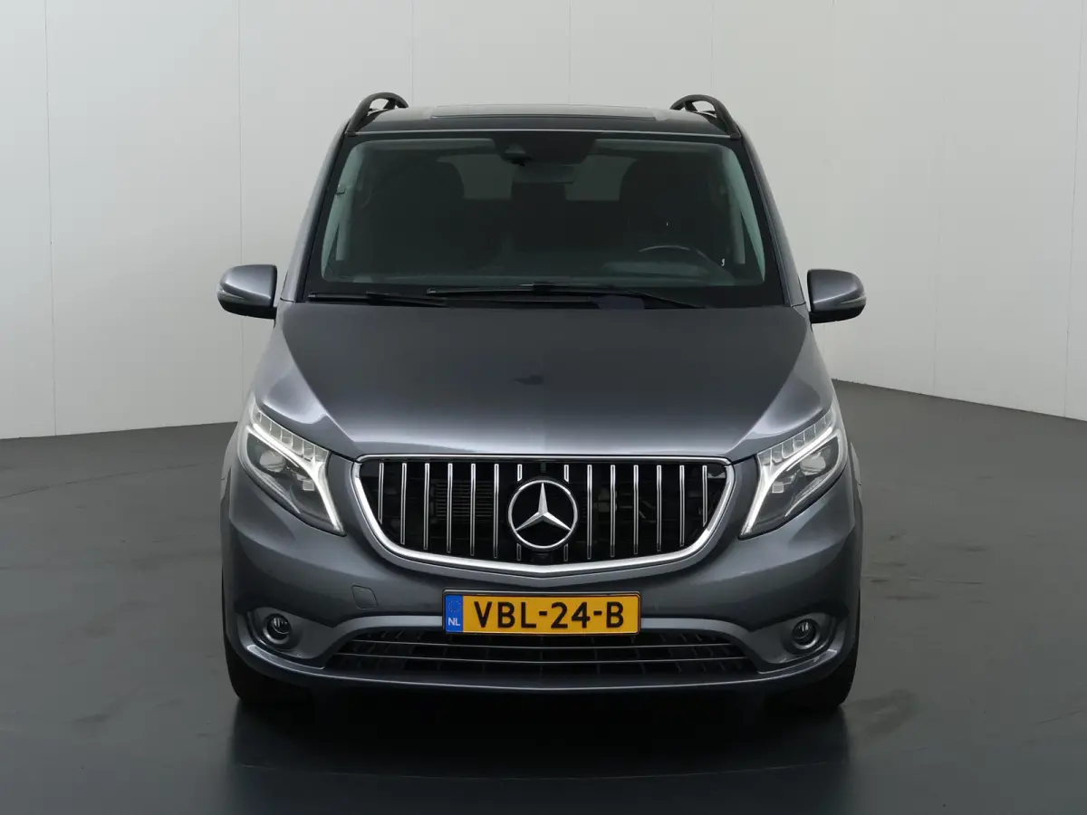 114 CDI L2 | Marge Incl. BTW & BPM| | Navigatie | Dakrailing | Parkeerpakket | LED Koplampen | Stoelverwarming Bestuurder | Bijrijdersbank | Airco | Cruisecontrol | Trekhaak 2500kg | 2x Schu