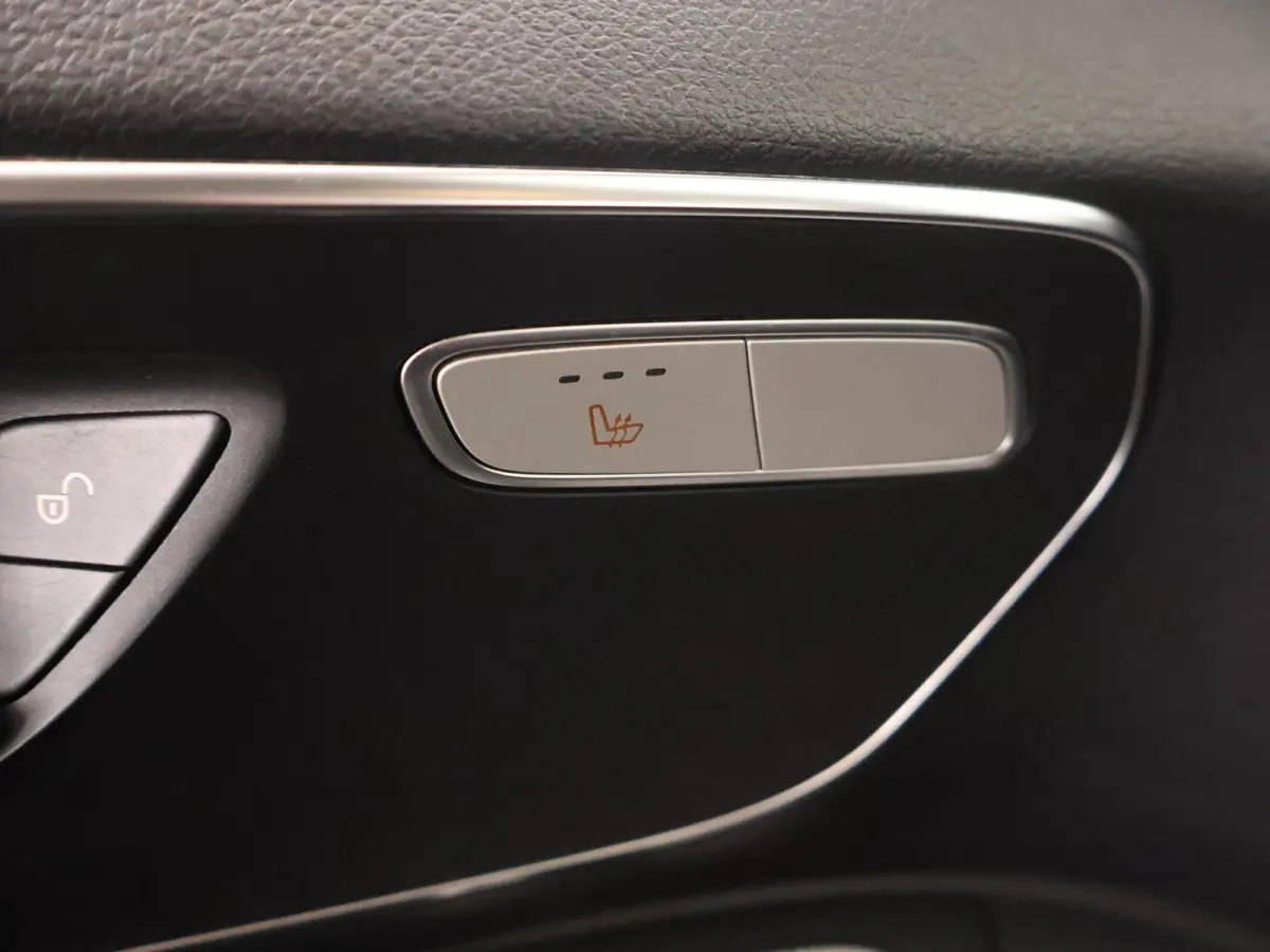 114 CDI L2 | Marge Incl. BTW & BPM| | Navigatie | Dakrailing | Parkeerpakket | LED Koplampen | Stoelverwarming Bestuurder | Bijrijdersbank | Airco | Cruisecontrol | Trekhaak 2500kg | 2x Schu