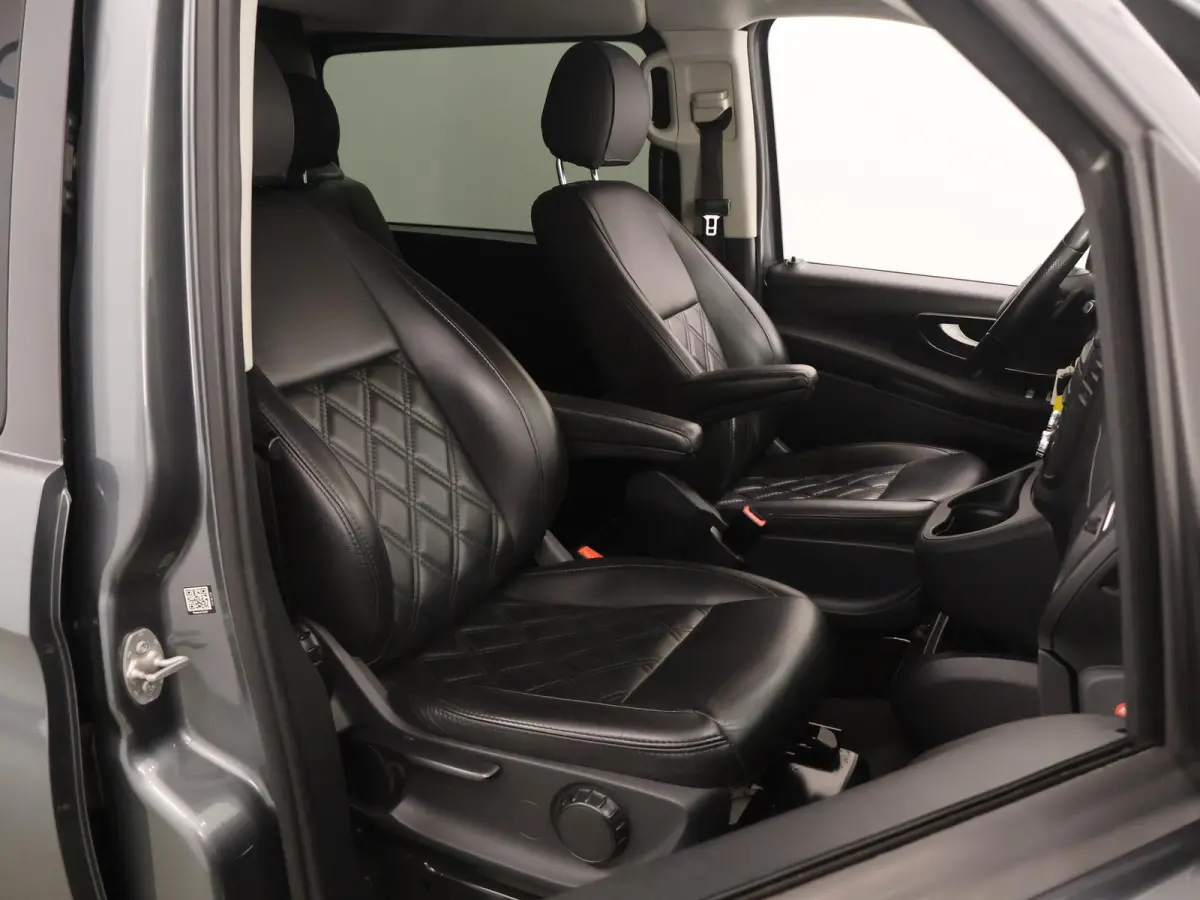 114 CDI L2 | Marge Incl. BTW & BPM| | Navigatie | Dakrailing | Parkeerpakket | LED Koplampen | Stoelverwarming Bestuurder | Bijrijdersbank | Airco | Cruisecontrol | Trekhaak 2500kg | 2x Schu