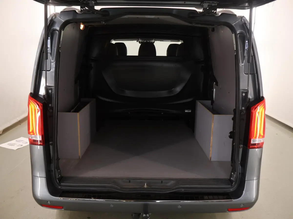114 CDI L2 | Marge Incl. BTW & BPM| | Navigatie | Dakrailing | Parkeerpakket | LED Koplampen | Stoelverwarming Bestuurder | Bijrijdersbank | Airco | Cruisecontrol | Trekhaak 2500kg | 2x Schu