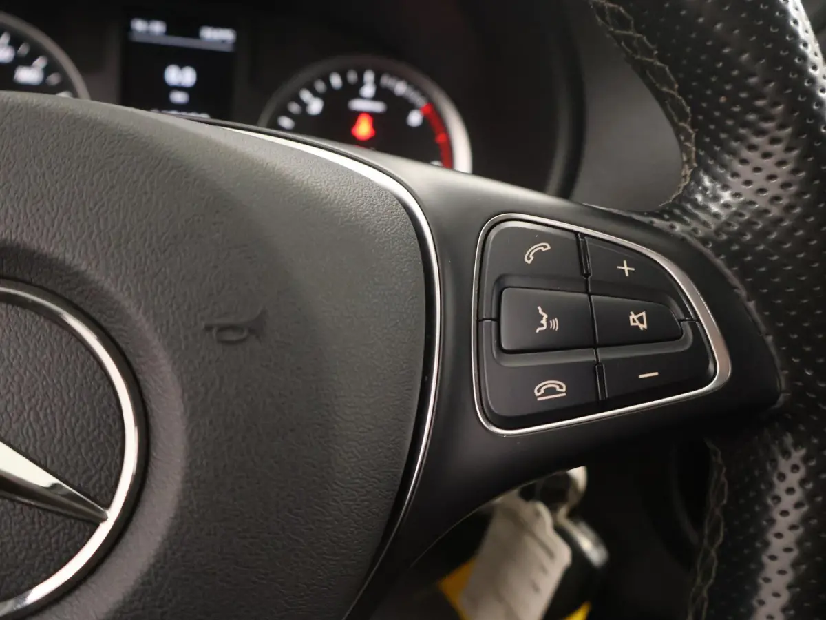 114 CDI L2 | Marge Incl. BTW & BPM| | Navigatie | Dakrailing | Parkeerpakket | LED Koplampen | Stoelverwarming Bestuurder | Bijrijdersbank | Airco | Cruisecontrol | Trekhaak 2500kg | 2x Schu