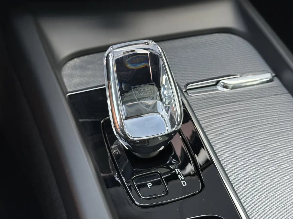 2.0 T8 Plug-in hybrid AWD Ultra Black Edition | Trekhaak | Pano | Pilot Assist | Dodehoek | 21 inch