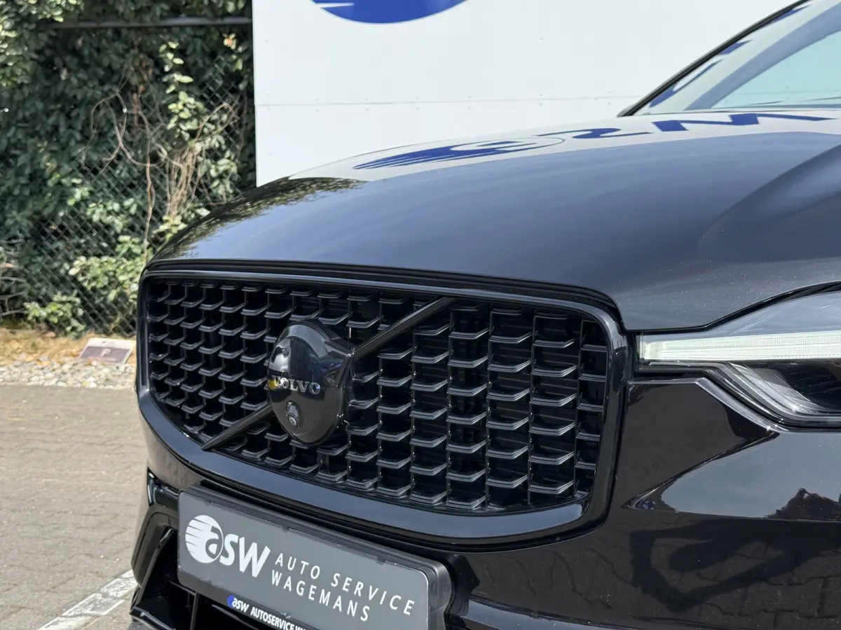 2.0 T8 Plug-in hybrid AWD Ultra Black Edition | Trekhaak | Pano | Pilot Assist | Dodehoek | 21 inch