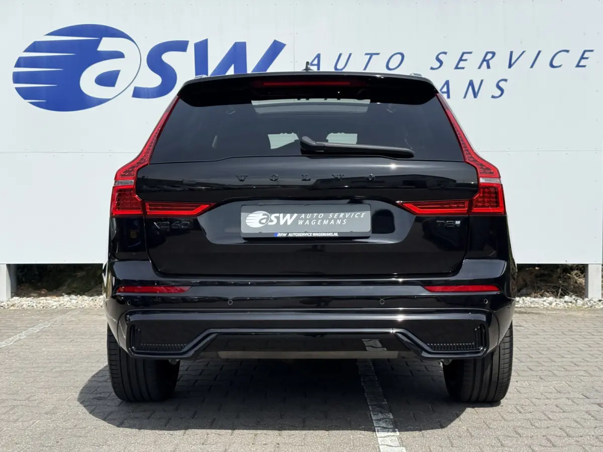 2.0 T8 Plug-in hybrid AWD Ultra Black Edition | Trekhaak | Pano | Pilot Assist | Dodehoek | 21 inch