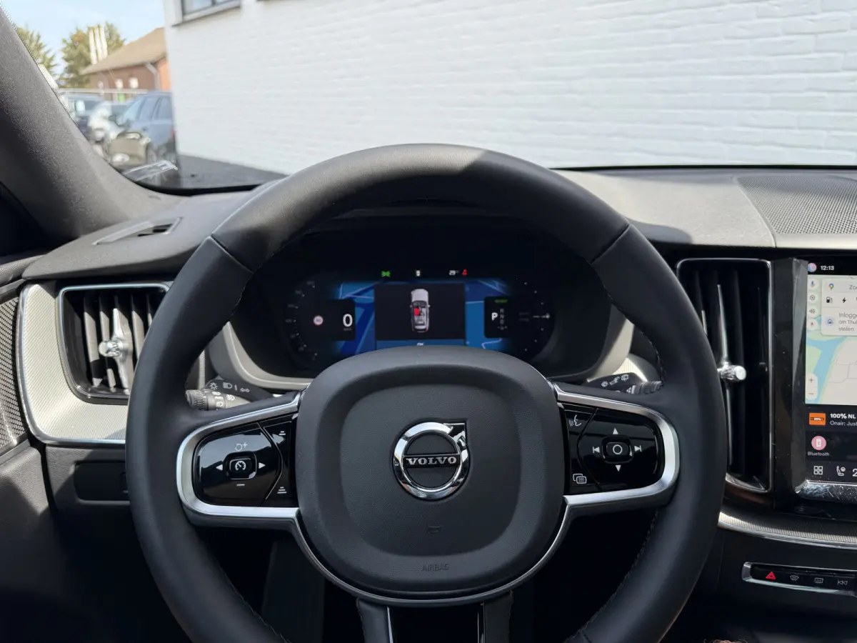 2.0 T8 Plug-in hybrid AWD Ultra Black Edition | Trekhaak | Pano | Pilot Assist | Dodehoek | 21 inch