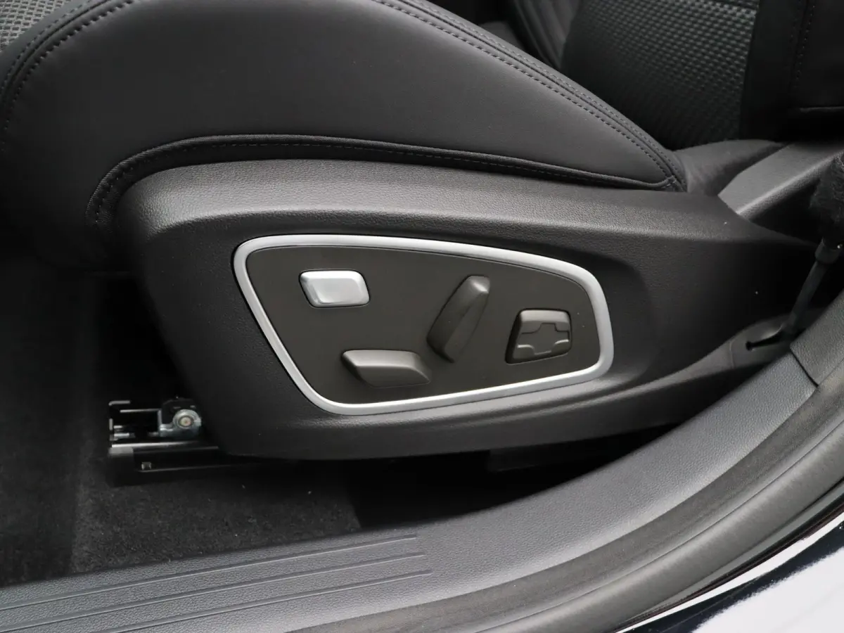 E-Tech full hybrid 200 esprit Alpine 7p. | Vijf jaar garantie | Full option | Panoramisch dak | Harman Kardon | HUD | Voorruitverwarming |