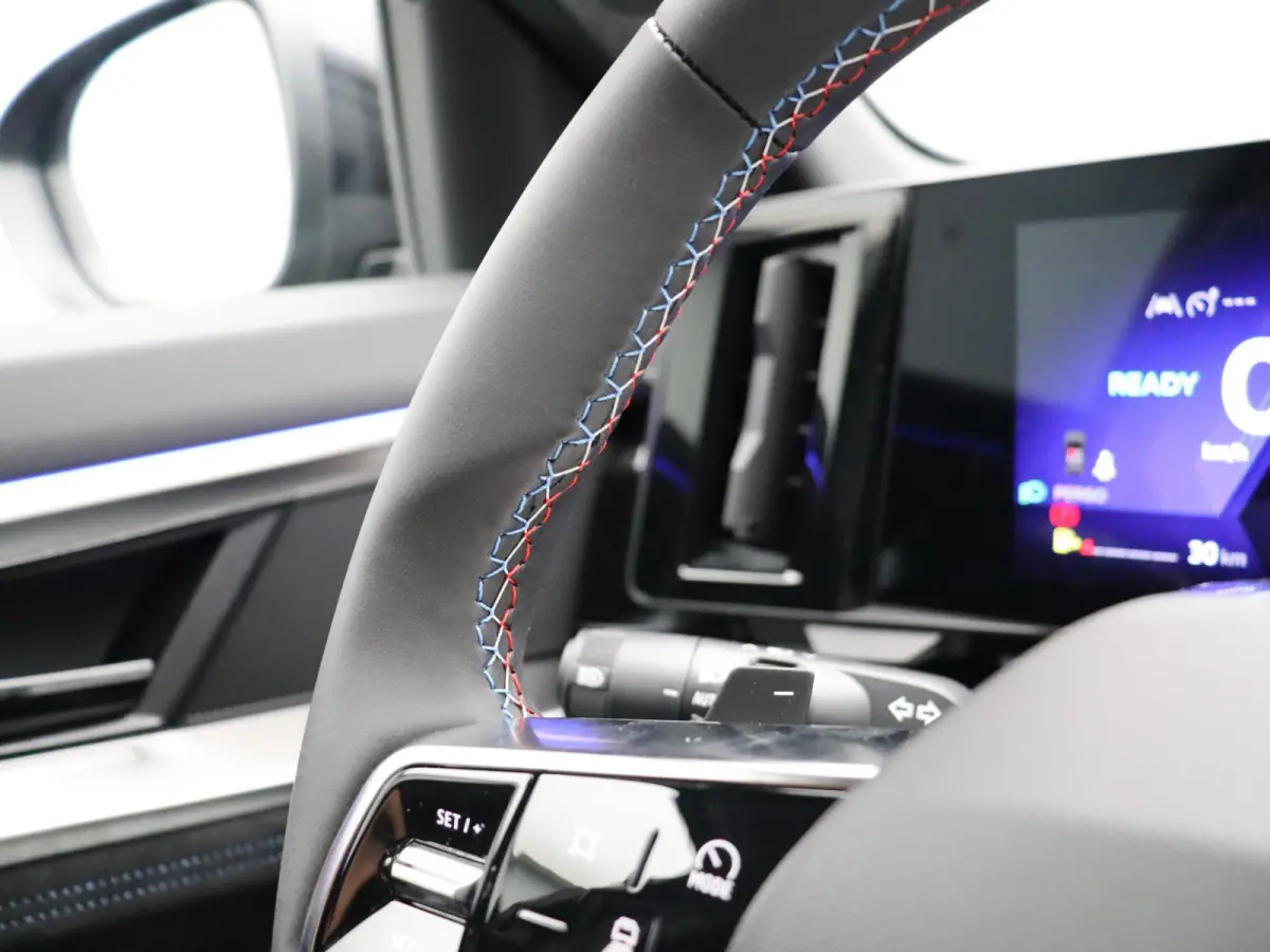E-Tech full hybrid 200 esprit Alpine 7p. | Vijf jaar garantie | Full option | Panoramisch dak | Harman Kardon | HUD | Voorruitverwarming |