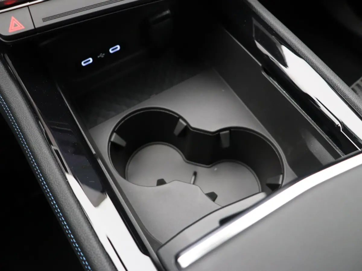 E-Tech full hybrid 200 esprit Alpine 7p. | Vijf jaar garantie | Full option | Panoramisch dak | Harman Kardon | HUD | Voorruitverwarming |