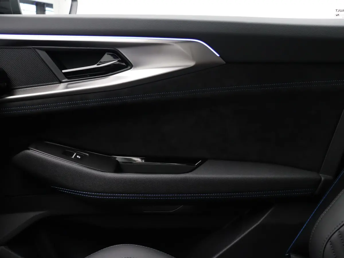 E-Tech full hybrid 200 esprit Alpine 7p. | Vijf jaar garantie | Full option | Panoramisch dak | Harman Kardon | HUD | Voorruitverwarming |