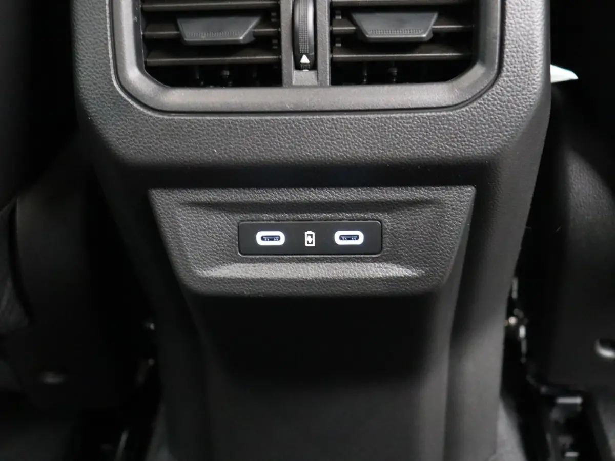E-Tech full hybrid 200 esprit Alpine 7p. | Vijf jaar garantie | Full option | Panoramisch dak | Harman Kardon | HUD | Voorruitverwarming |