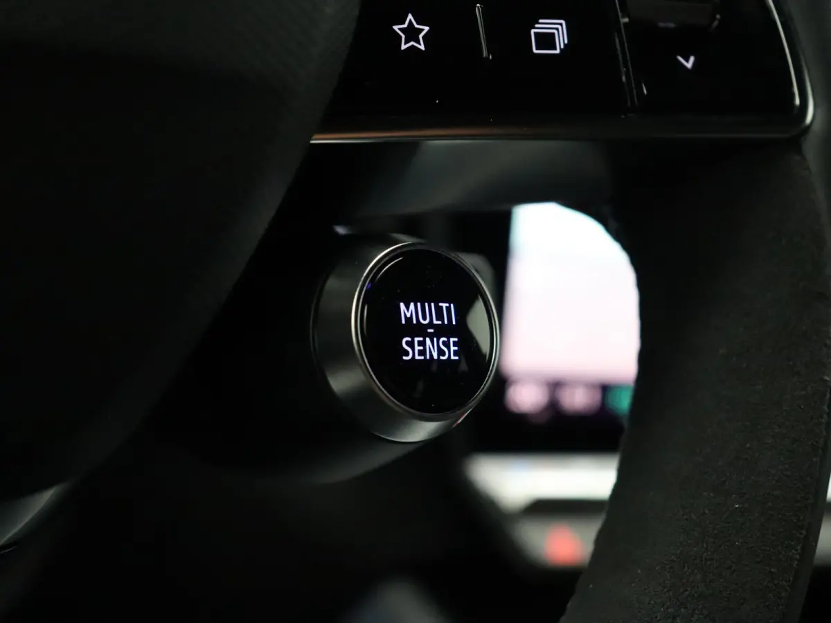 E-Tech full hybrid 200 esprit Alpine 7p. | Vijf jaar garantie | Full option | Panoramisch dak | Harman Kardon | HUD | Voorruitverwarming |