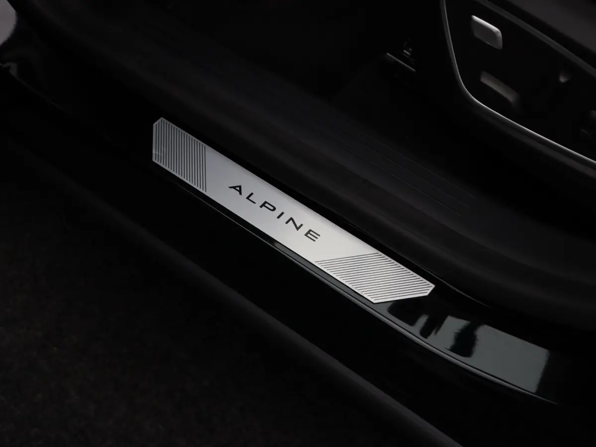 E-Tech full hybrid 200 esprit Alpine 7p. | Vijf jaar garantie | Full option | Panoramisch dak | Harman Kardon | HUD | Voorruitverwarming |