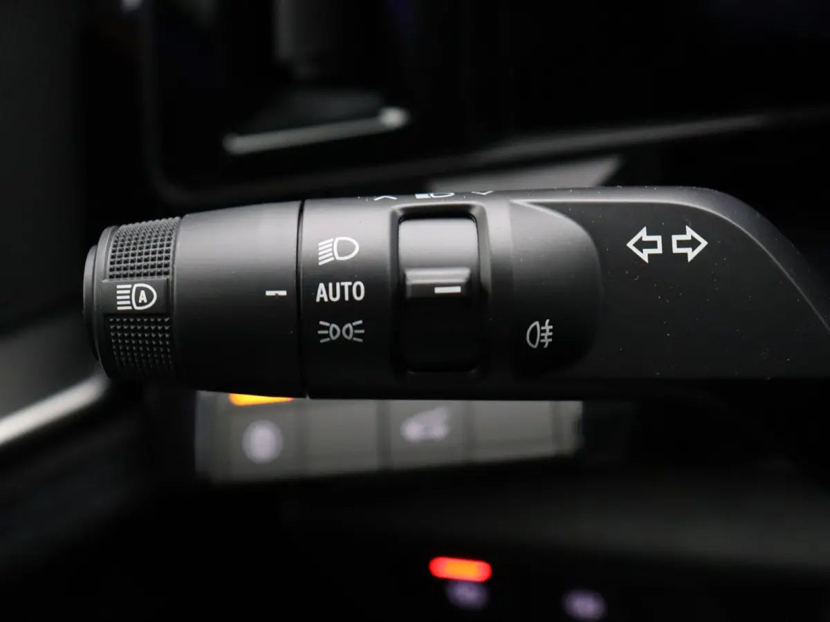 E-Tech full hybrid 200 esprit Alpine 7p. | Vijf jaar garantie | Full option | Panoramisch dak | Harman Kardon | HUD | Voorruitverwarming |