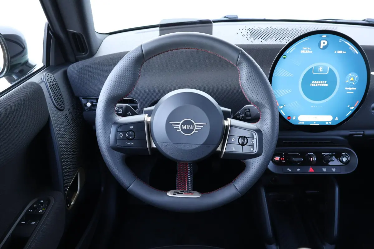 Cooper E John Cooper Works M 40.7 kWh | SoH 99% | Glazen Panoramadak | Stuur- & Stoelverwarming | Head-Up Display | Comfort Access | 18"JCW | NEXT