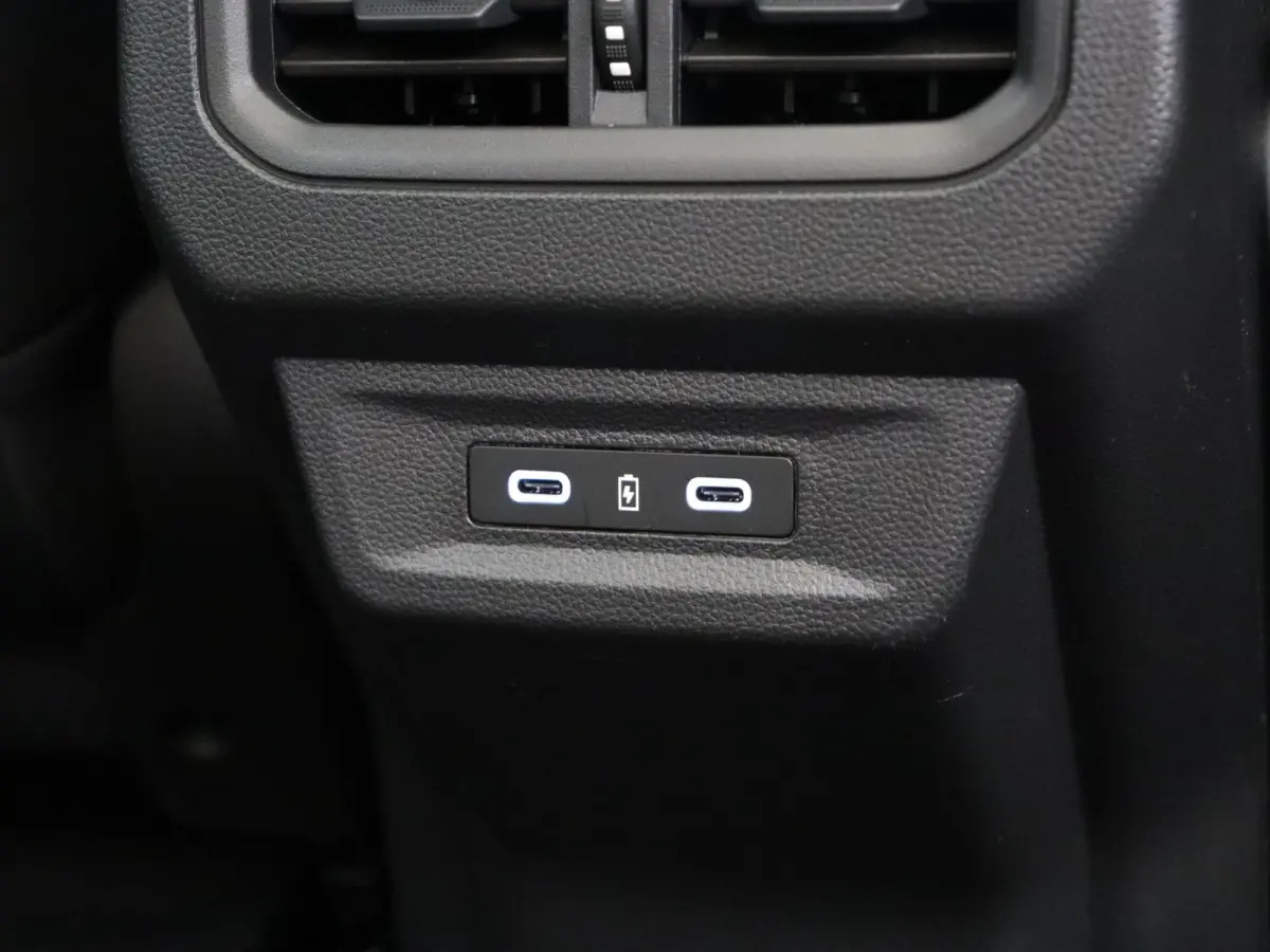E-Tech full hybrid 200 iconic 5p. | Vijf jaar garantie | Panoramisch dak | Harman Kardon |