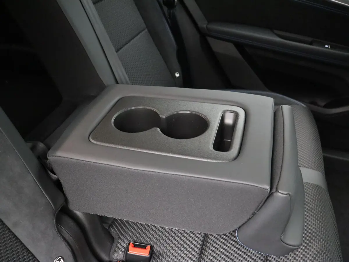E-Tech full hybrid 200 esprit Alpine 7p. | Vijf jaar garantie | Full option | Panoramisch dak | Harman Kardon | HUD | Voorruitverwarming |