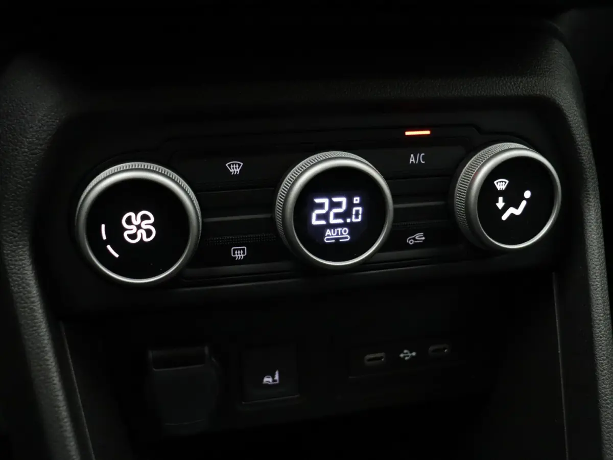 TCe 110pk limited edition | Climate control | Lichtmetalen velgen | Achteruitrijcamera |