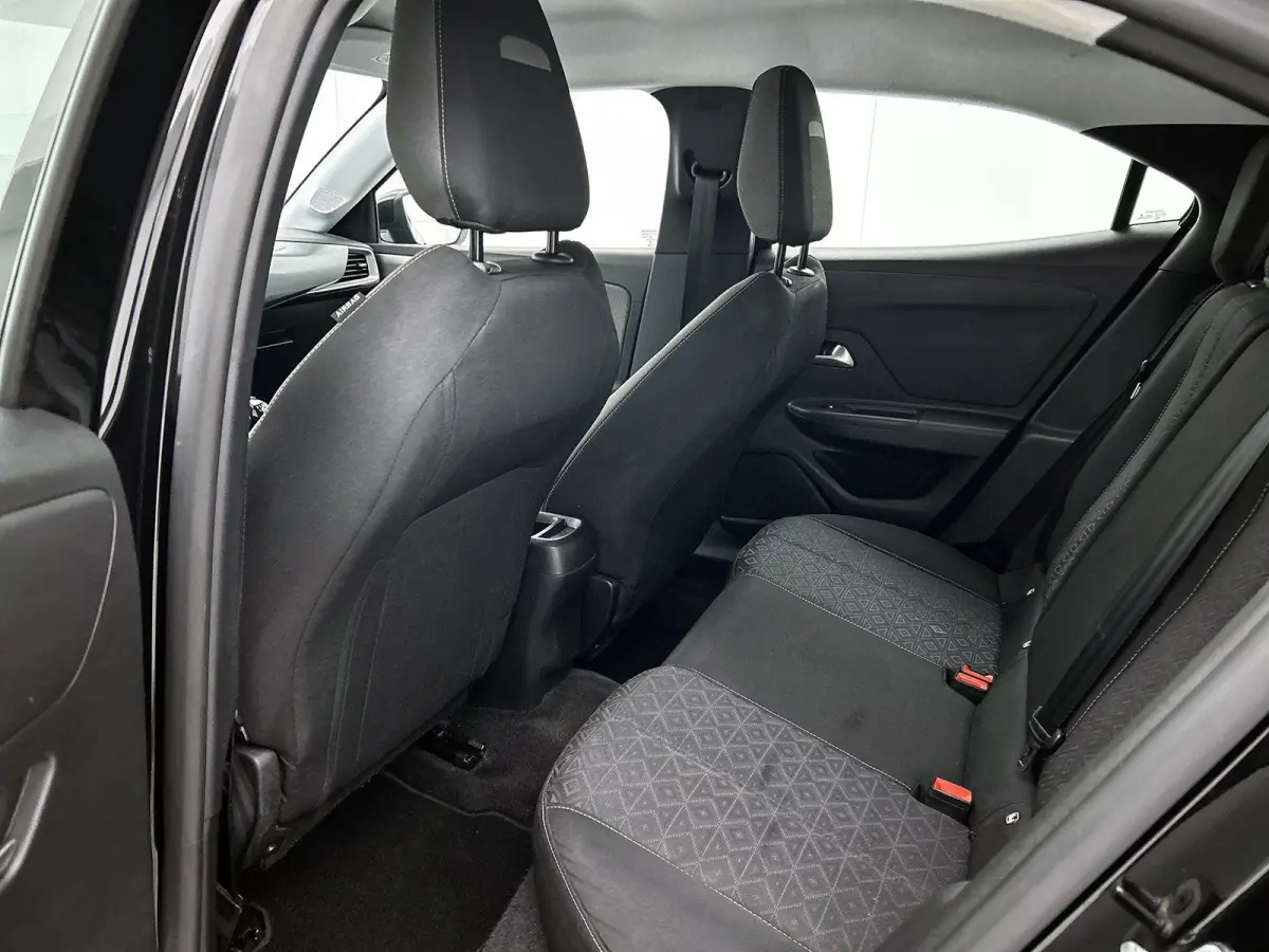 1.2 Edition 100pk | Camera | LMV | Cruise controle | Apple CarPlay/Android Auto | Navi |