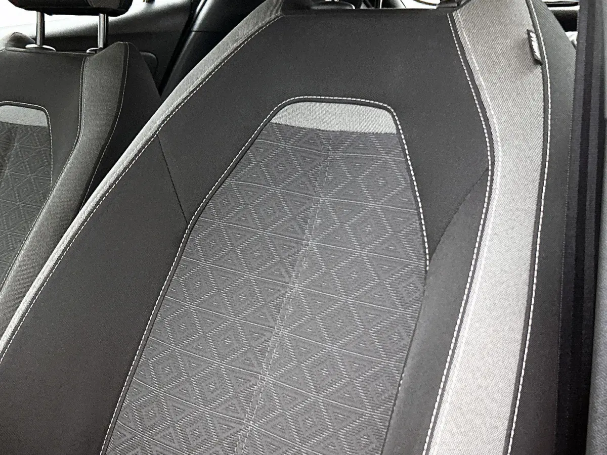1.2 Edition 100pk | Camera | LMV | Cruise controle | Apple CarPlay/Android Auto | Navi |