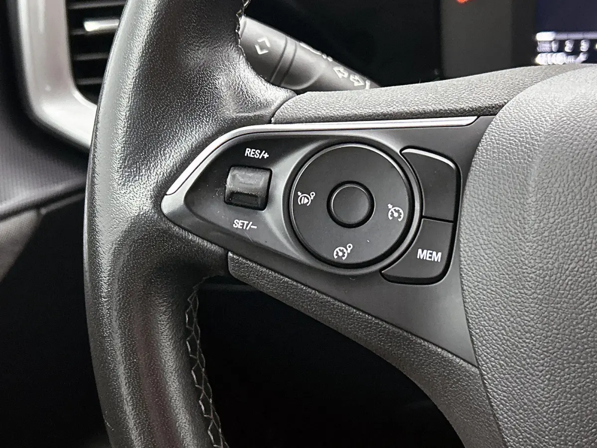 1.2 Edition 100pk | Camera | LMV | Cruise controle | Apple CarPlay/Android Auto | Navi |