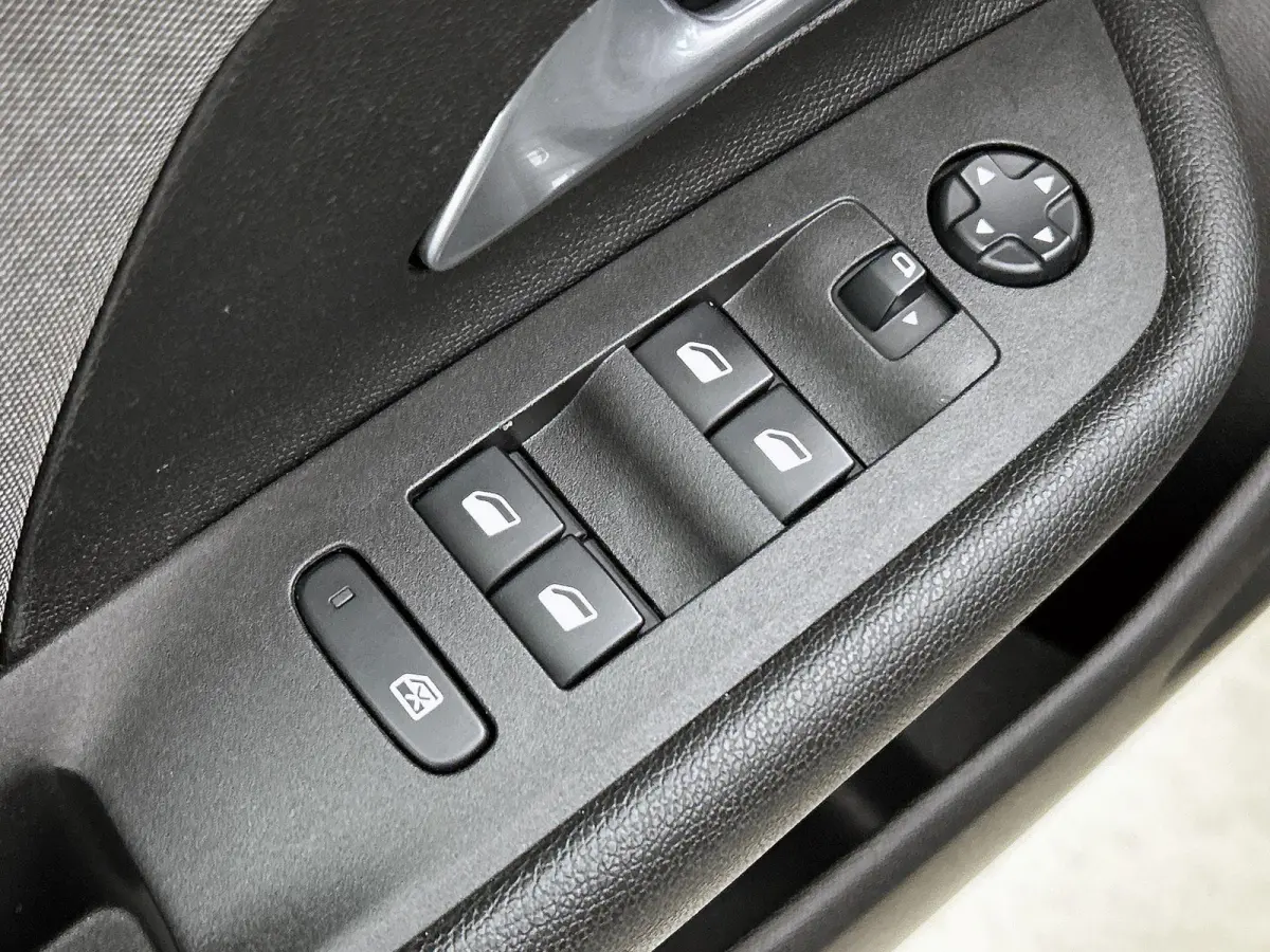 1.2 Edition 100pk | Camera | LMV | Cruise controle | Apple CarPlay/Android Auto | Navi |