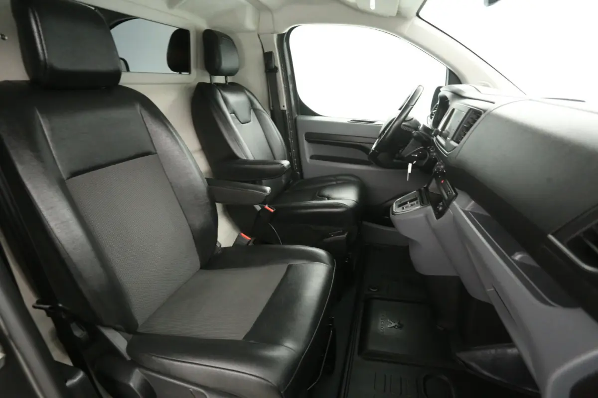 75 kWh L2H1 | Snelladen | SOH 91% | Airco | Cruise | Camera | Carplay | Parkeersens.