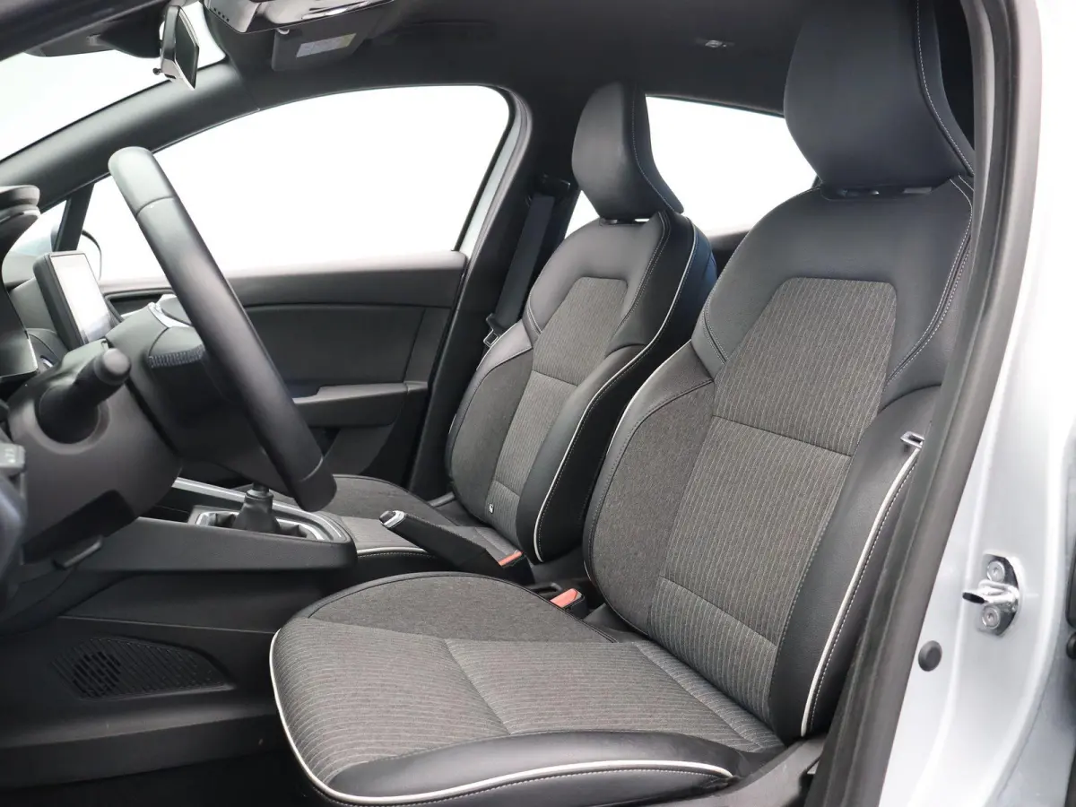 TCe 90pk Intens | Climate control | Apple Carplay | Android Auto | Parkeersensoren achter |