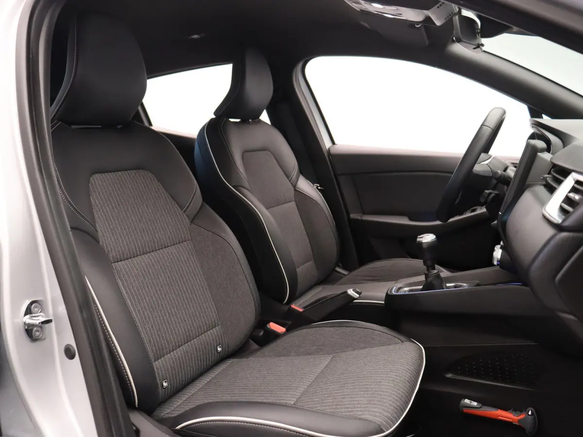 TCe 90pk Intens | Climate control | Apple Carplay | Android Auto | Parkeersensoren achter |