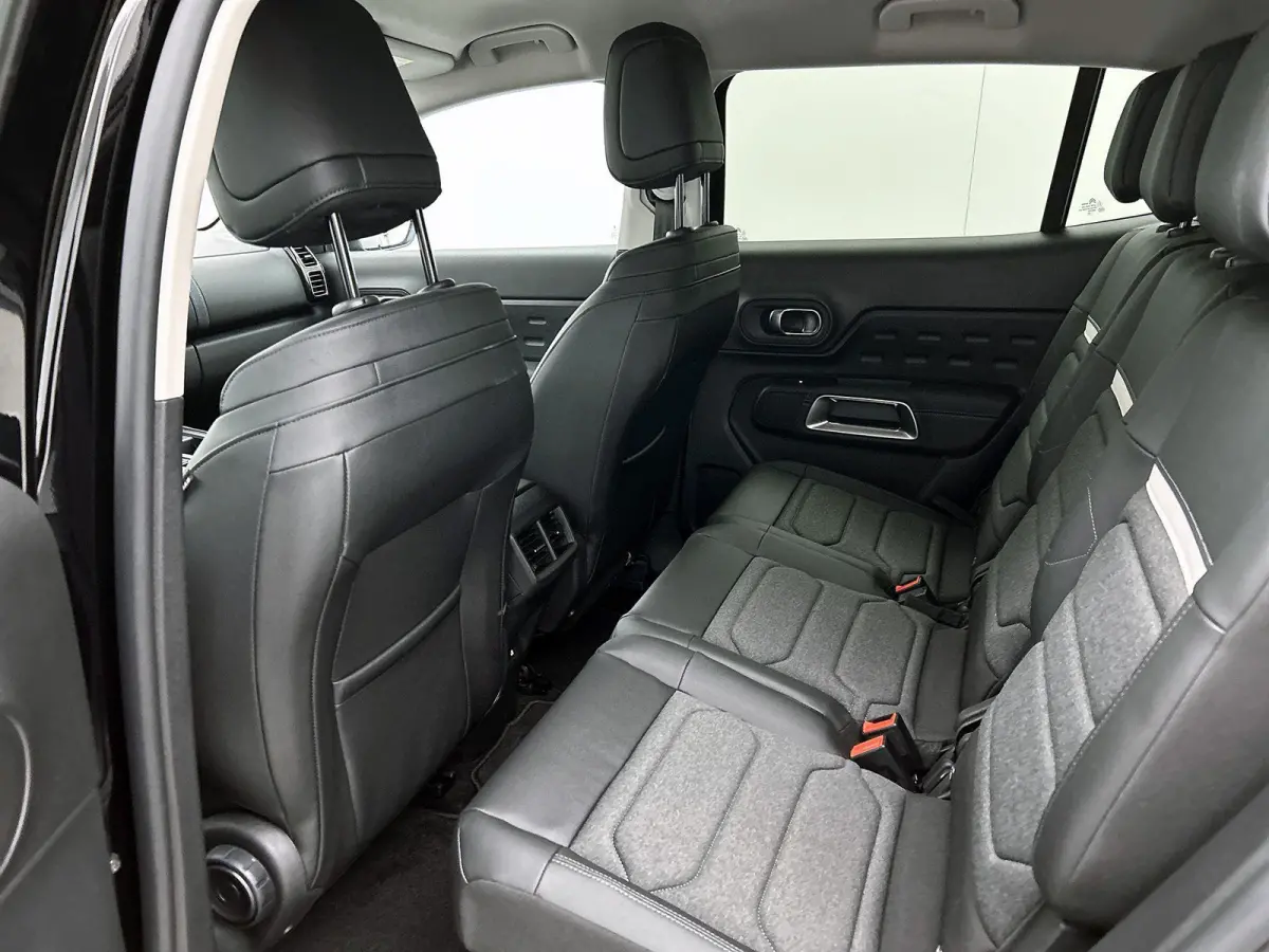 1.2 Hybrid 136 Max | Navigatie | Adaptieve Cruise Control | Achteruitrij Camera | Dodehoek Bewaking | Keyless Entry/Start | Apple Carplay/Android Auto | Climate Control |