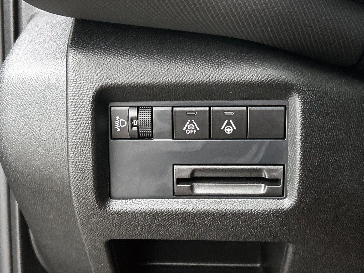 1.2 Hybrid 136 Max | Navigatie | Adaptieve Cruise Control | Achteruitrij Camera | Dodehoek Bewaking | Keyless Entry/Start | Apple Carplay/Android Auto | Climate Control |