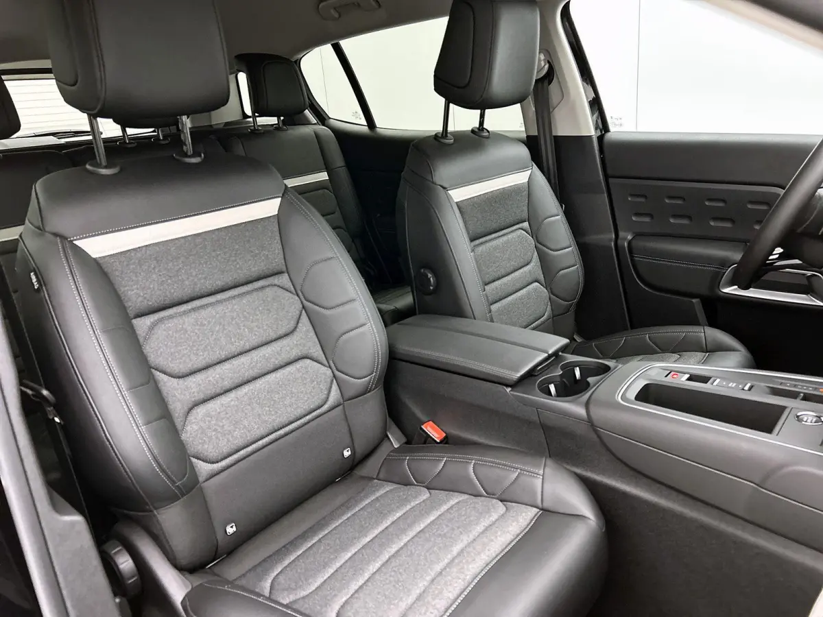 1.2 Hybrid 136 Max | Navigatie | Adaptieve Cruise Control | Achteruitrij Camera | Dodehoek Bewaking | Keyless Entry/Start | Apple Carplay/Android Auto | Climate Control |