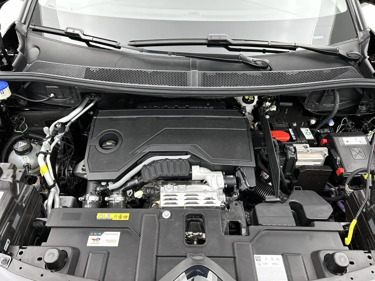 1.2 Hybrid 136 Max | Navigatie | Adaptieve Cruise Control | Achteruitrij Camera | Dodehoek Bewaking | Keyless Entry/Start | Apple Carplay/Android Auto | Climate Control |