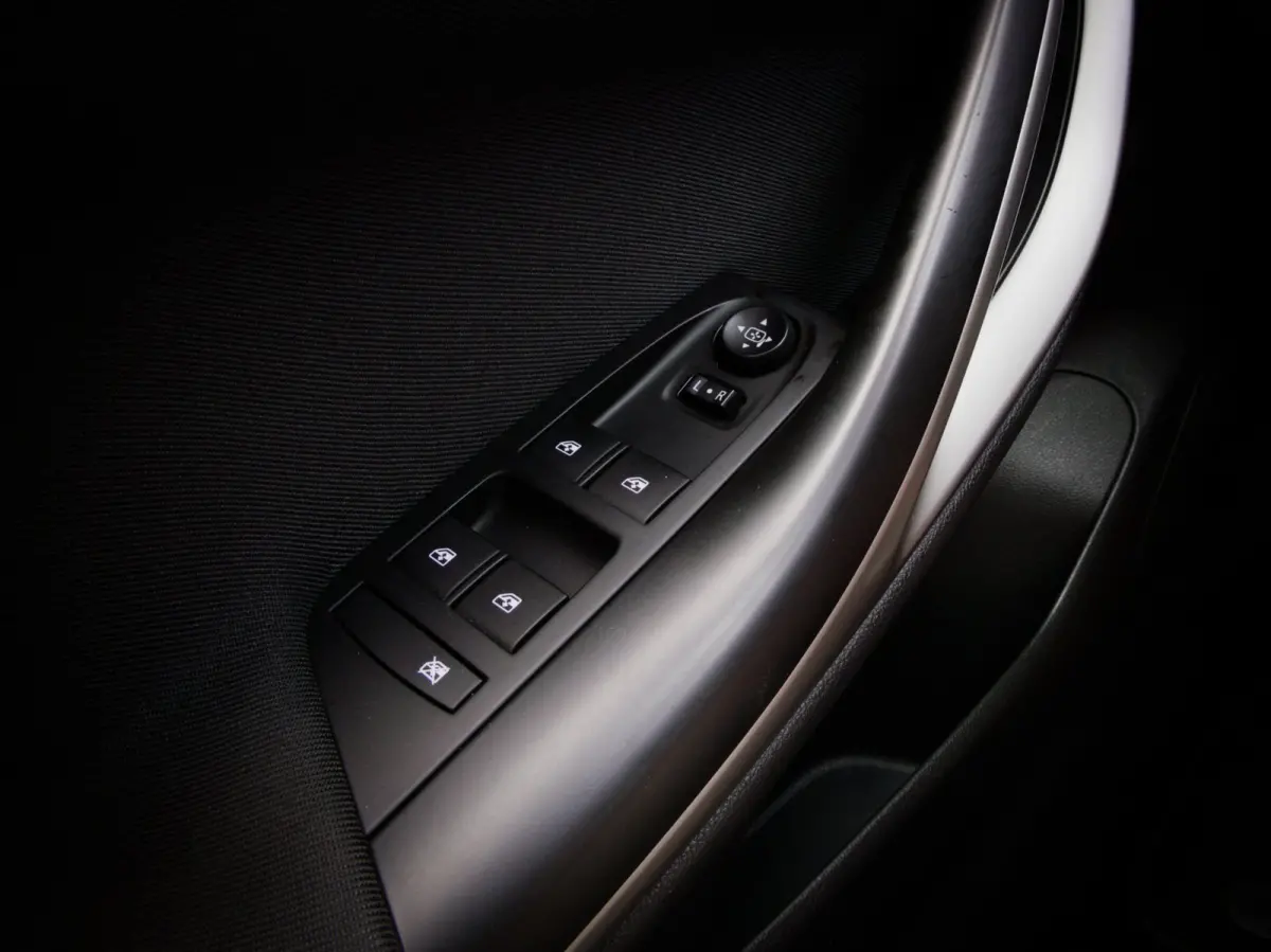 1.0 Online Edition (APPLE CARPLAY/ANDROID AUTO, CLIMATE CONTROL, CRUISE CONTROL, BLUETOOTH, NAVIGATIE)