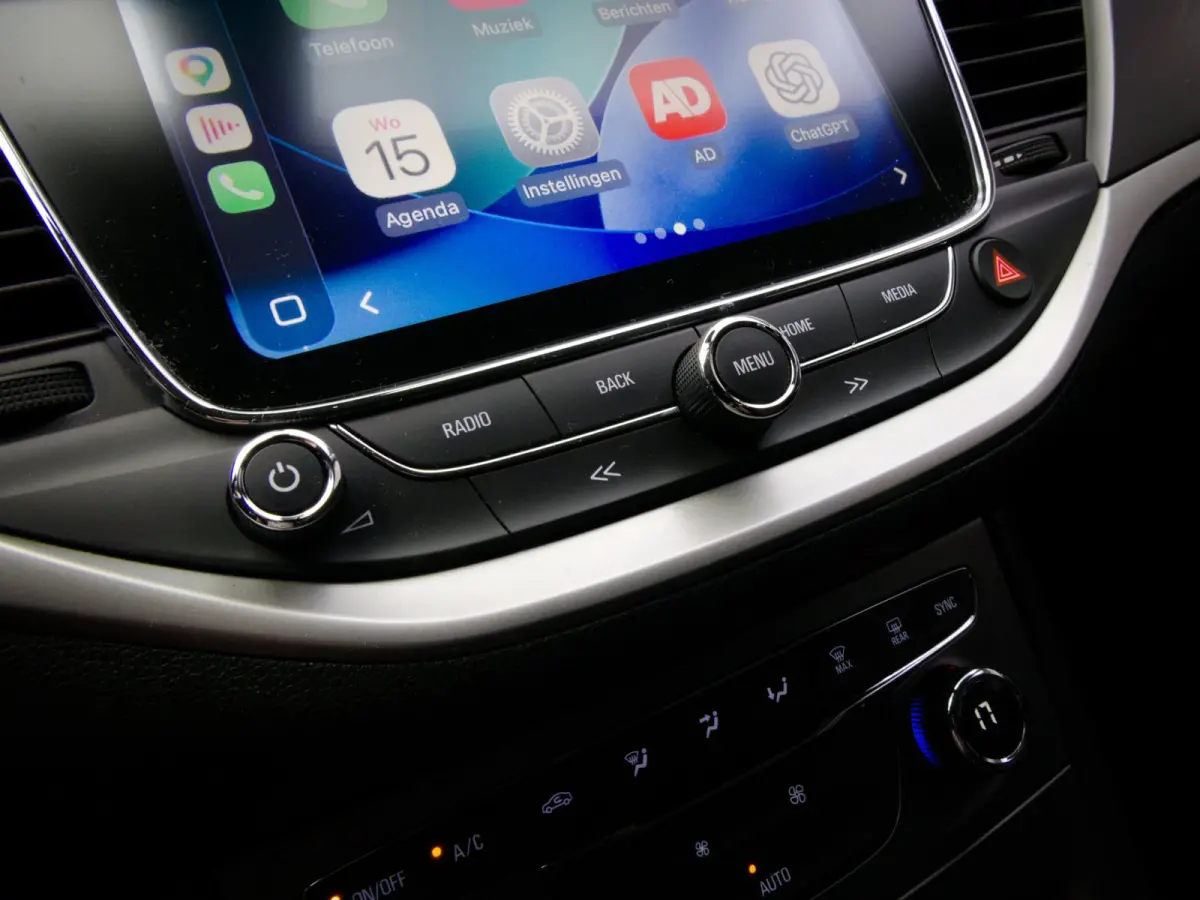 1.0 Online Edition (APPLE CARPLAY/ANDROID AUTO, CLIMATE CONTROL, CRUISE CONTROL, BLUETOOTH, NAVIGATIE)