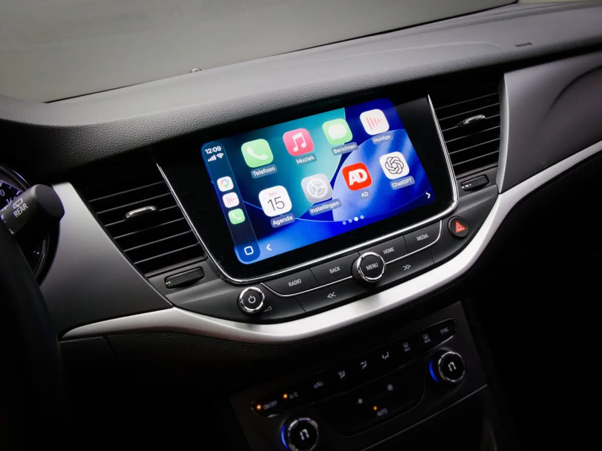 1.0 Online Edition (APPLE CARPLAY/ANDROID AUTO, CLIMATE CONTROL, CRUISE CONTROL, BLUETOOTH, NAVIGATIE)