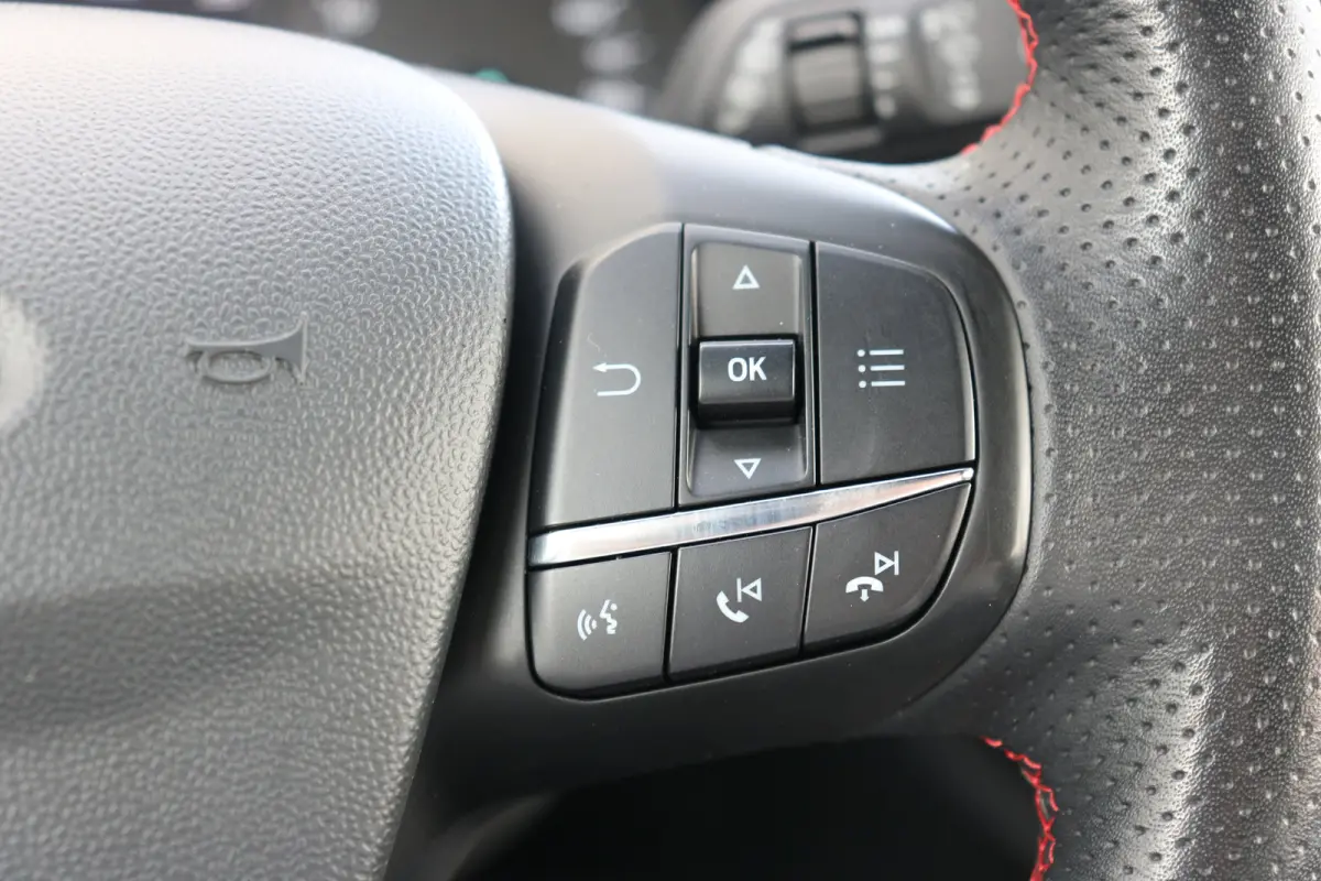 1.0 EcoBoost ST-Line AIRCO | CRUISE CONTROL | NAVI | CLIMATE | BLUETOOTH | PDC ACHTER | ALL SEASON