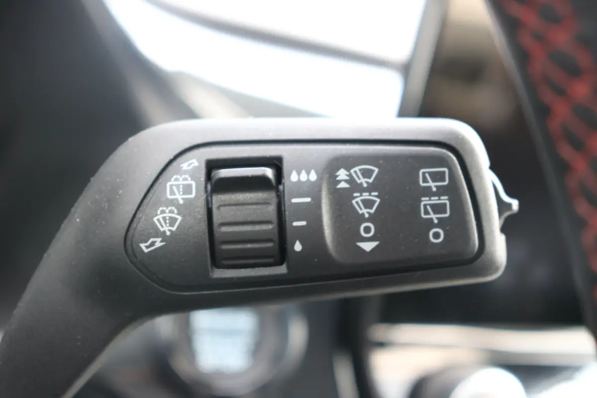 1.0 EcoBoost ST-Line AIRCO | CRUISE CONTROL | NAVI | CLIMATE | BLUETOOTH | PDC ACHTER | ALL SEASON