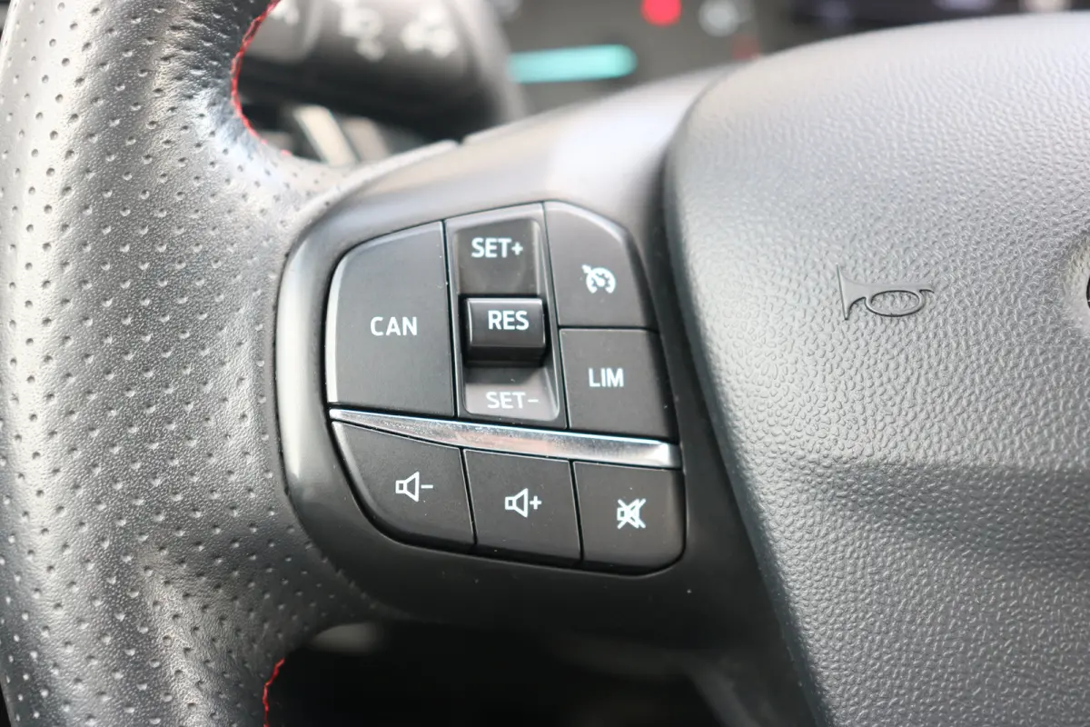 1.0 EcoBoost ST-Line AIRCO | CRUISE CONTROL | NAVI | CLIMATE | BLUETOOTH | PDC ACHTER | ALL SEASON