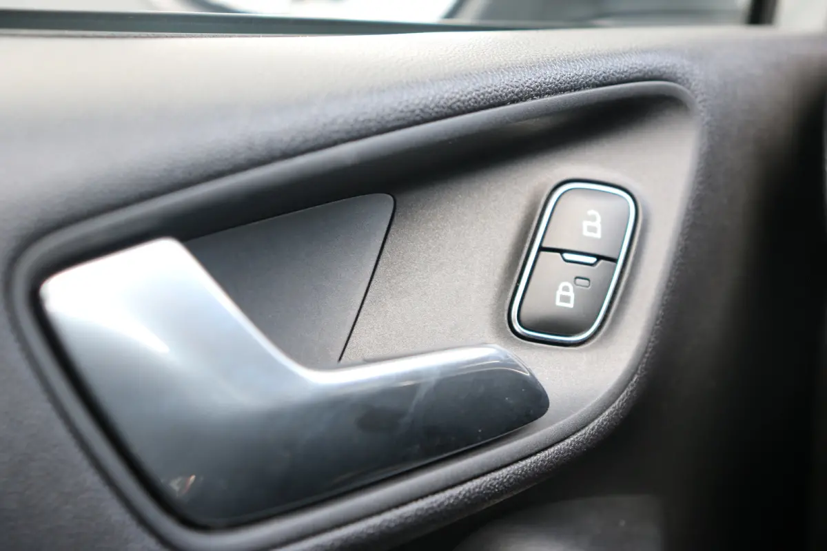 1.0 EcoBoost ST-Line AIRCO | CRUISE CONTROL | NAVI | CLIMATE | BLUETOOTH | PDC ACHTER | ALL SEASON