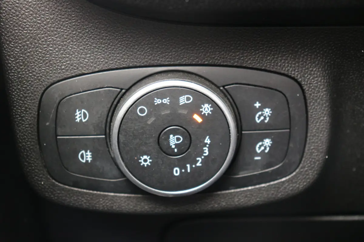 1.0 EcoBoost ST-Line AIRCO | CRUISE CONTROL | NAVI | CLIMATE | BLUETOOTH | PDC ACHTER | ALL SEASON