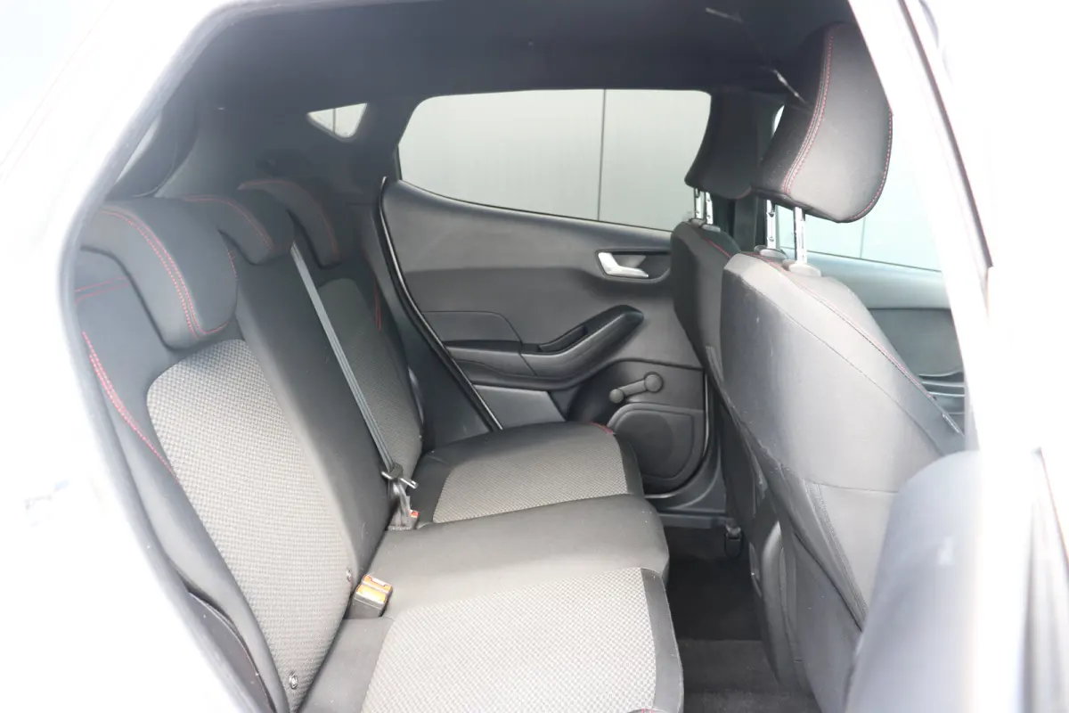 1.0 EcoBoost ST-Line AIRCO | CRUISE CONTROL | NAVI | CLIMATE | BLUETOOTH | PDC ACHTER | ALL SEASON