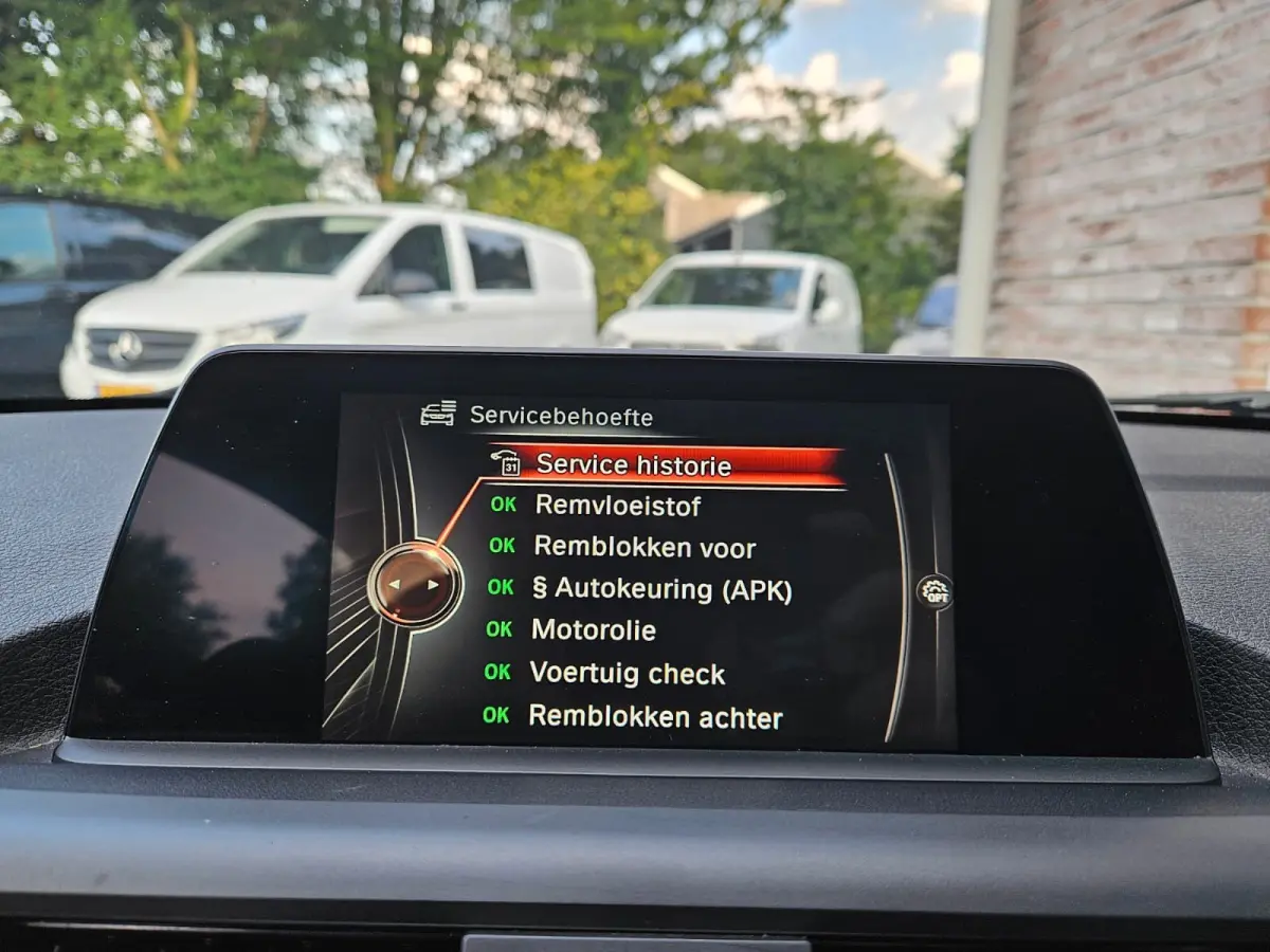 218i Executive Automaat! NAP! Leer! Airco/Clima! Cruise Control! Leuke Auto!